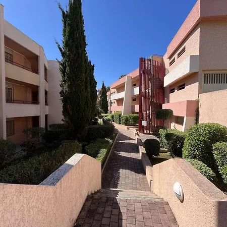 Apartamento Superbe T3 Au Lavandou Avec Balcon Et Parking - Fr-1-308-205